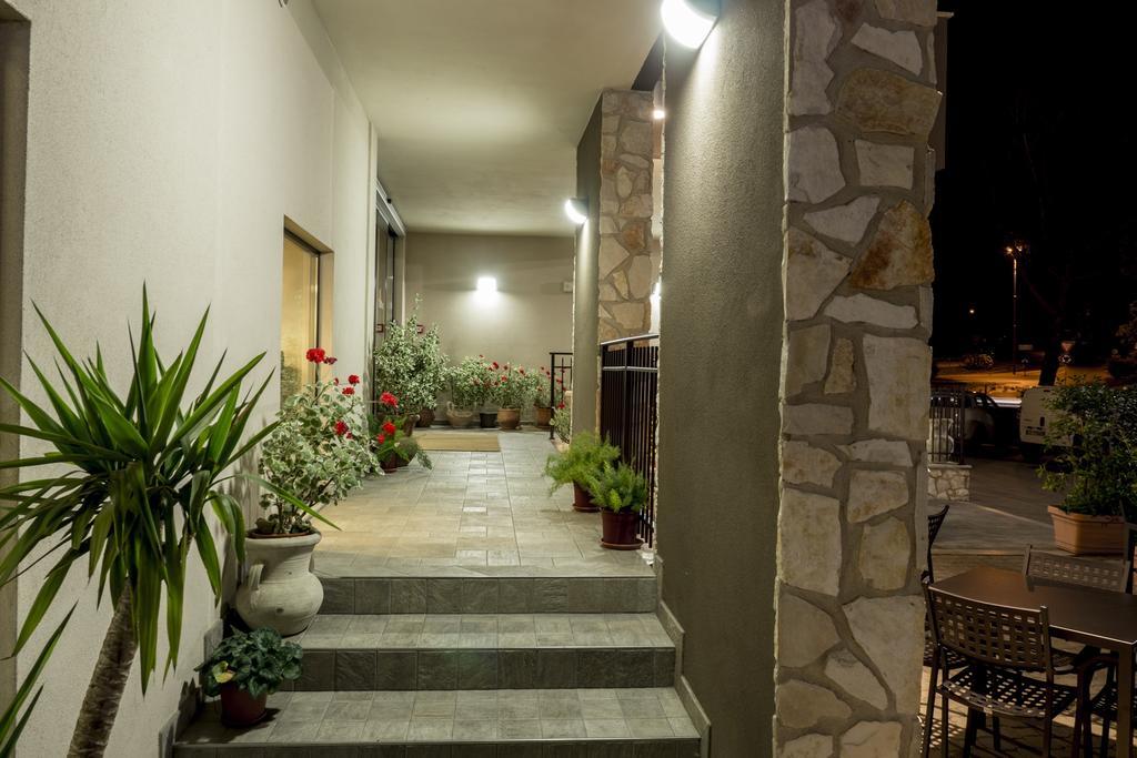 Centova 3*